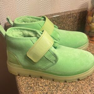 UGG neumel Neon Green clear bottom‎ suede 8 M